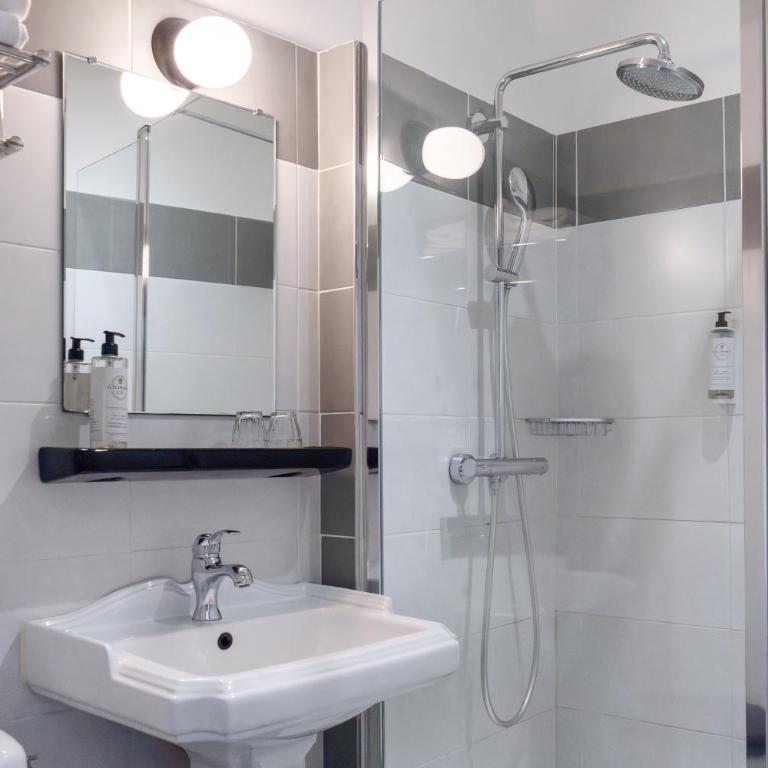 Hôtel de France, un hôtel AMMI - Chambre Double Standard - 8