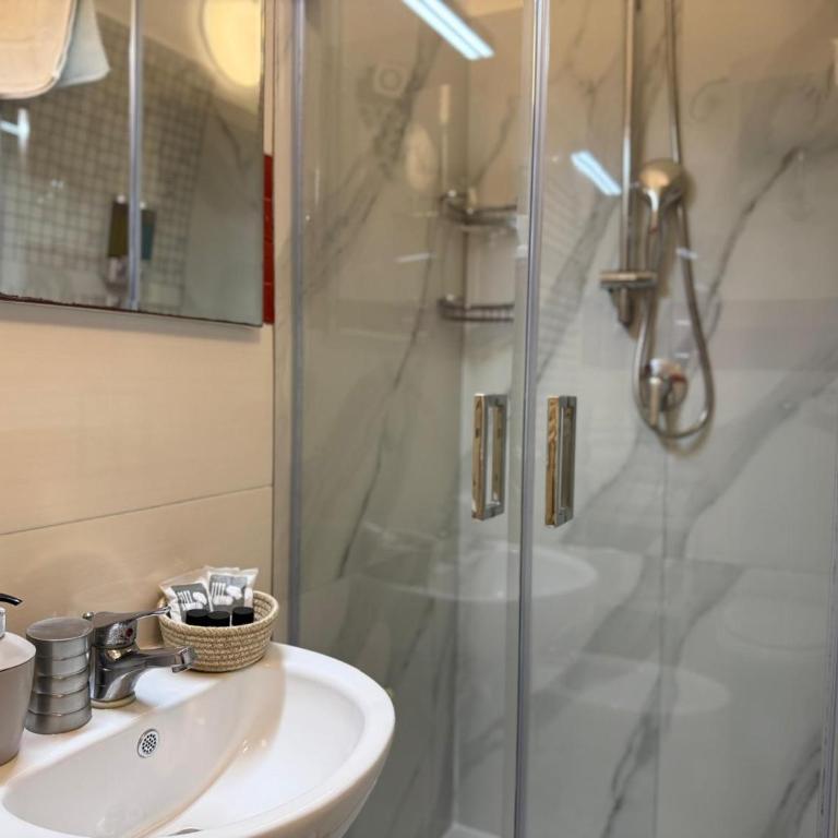 Chiaia Suites - Camera Tripla Deluxe - 12