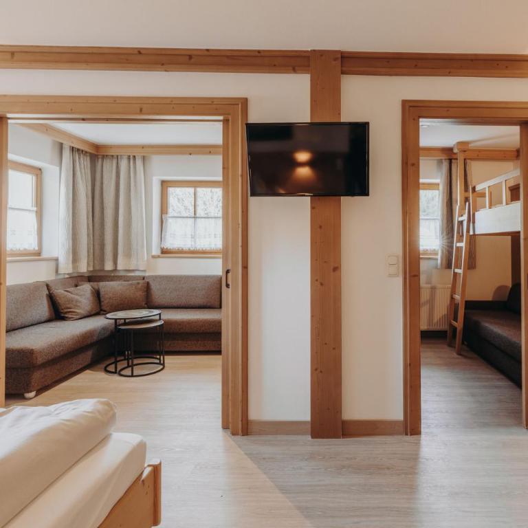 Habachklause Familien Bauernhof Resort - Deluxe Suite mit 3 Schlafzimmern (2 Erwachsene + 4 Kinder) - 6