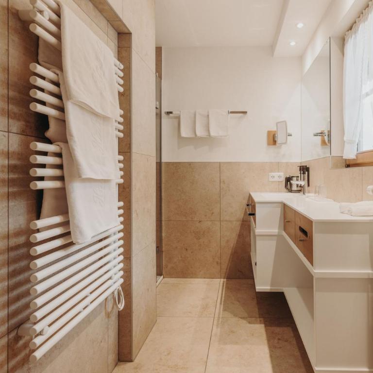 Habachklause Familien Bauernhof Resort - Deluxe Suite mit 1 Schlafzimmer (2 Erwachsene + 1 Kind) - 4