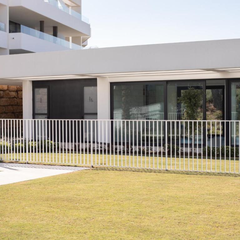 Stylish 3-Bedroom Apartment in Azahar de Estepona - Apartamento de 3 dormitorios - 25