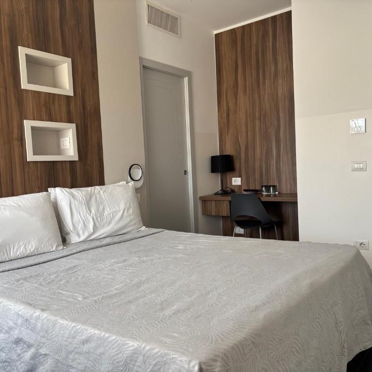 Enjoy Garden - Flavio Baracchini 9 - Rooms - Deluxe Room - 10