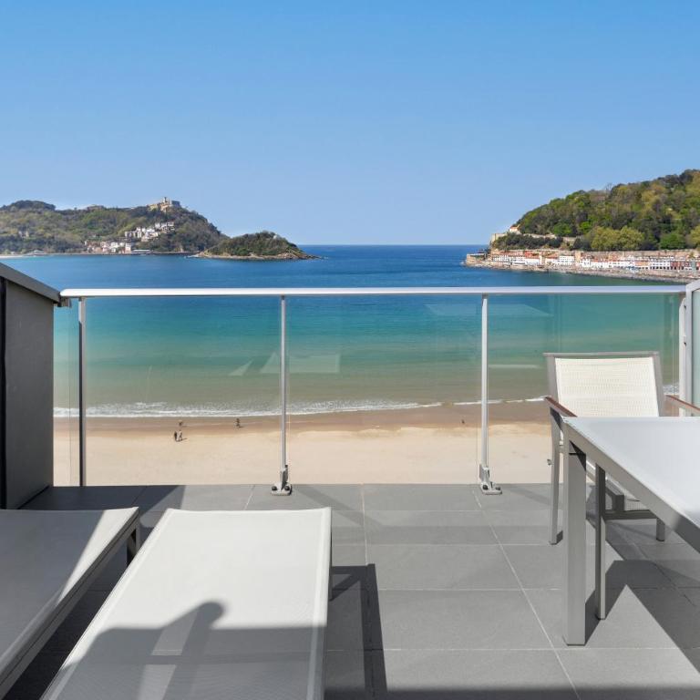 Hotel de Londres y de Inglaterra - Ático con terraza y vistas al mar - 1