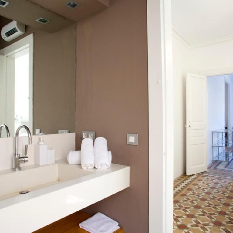 BarcelonaForRent The Claris Suites II - One-Bedroom Apartment - 2