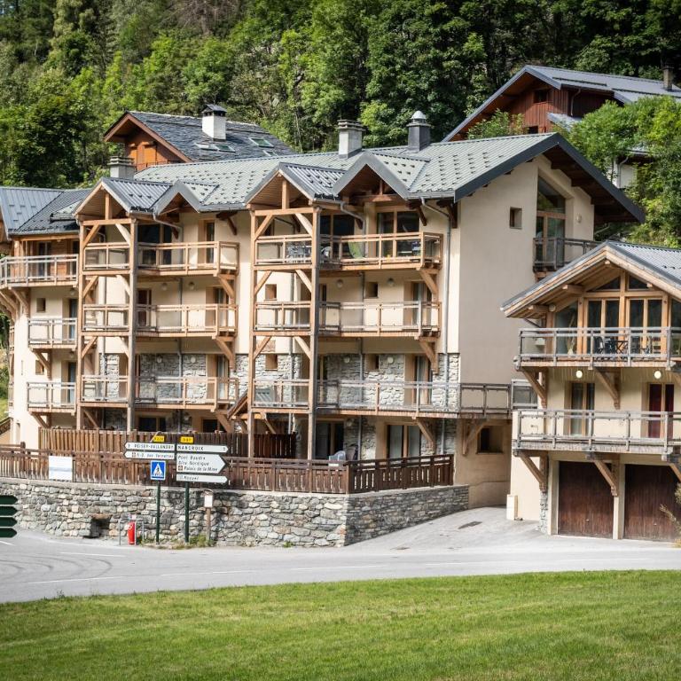 Madame Vacances Chalet Ponturin - Chalet - 1