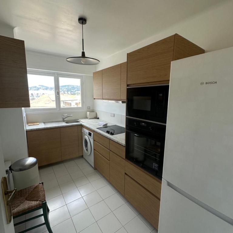 Vue mer panoramique pour ce 3 pièces a 7 minutes a pied du palais du festival - Appartement 2 Chambres - 9