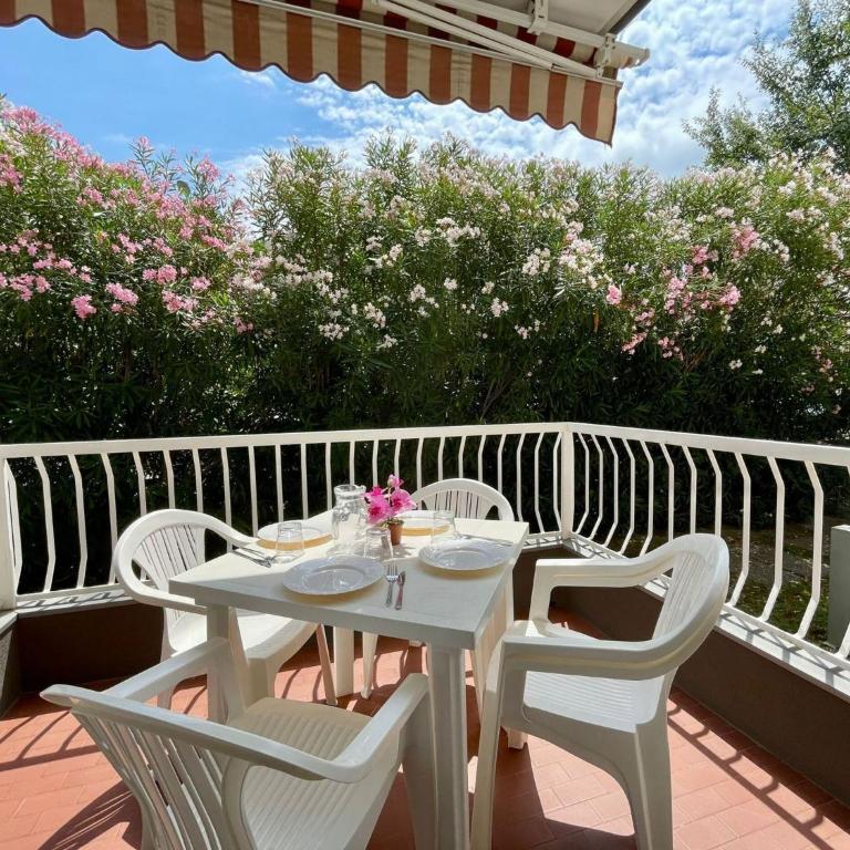 Enjoy the pool at our cozy flat - Appartamento - 1