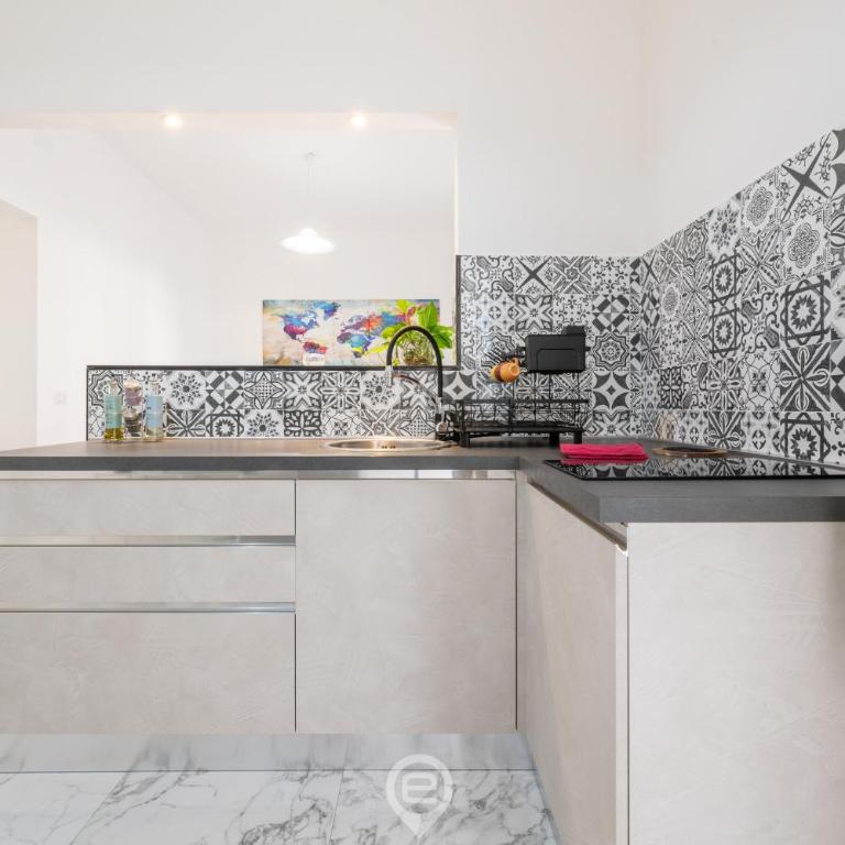 Casa Elvira - Appartamento con 2 Camere da Letto e Balcone - 10