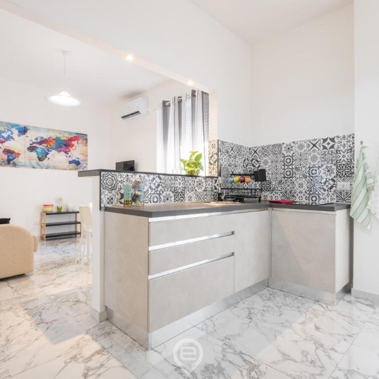 Casa Elvira - Appartamento con 2 Camere da Letto e Balcone - 6