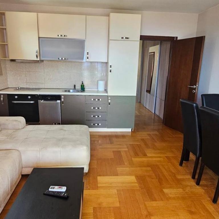 The Old Town Terrace Apartments - Deluxe Two-Bedroom Apartment with Sea View - 2