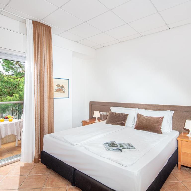 Hotel Rex - Triple Room - 7