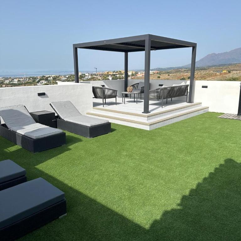 Lovely two bedroom apartment with panoramic sea views - Two-Bedroom Apartment - 21