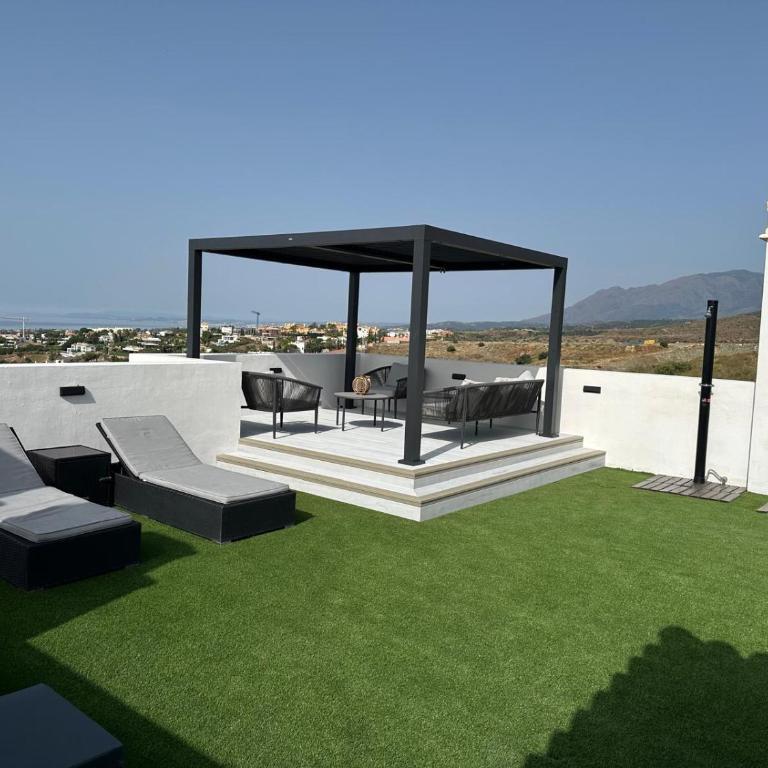 Lovely two bedroom apartment with panoramic sea views - Two-Bedroom Apartment - 29
