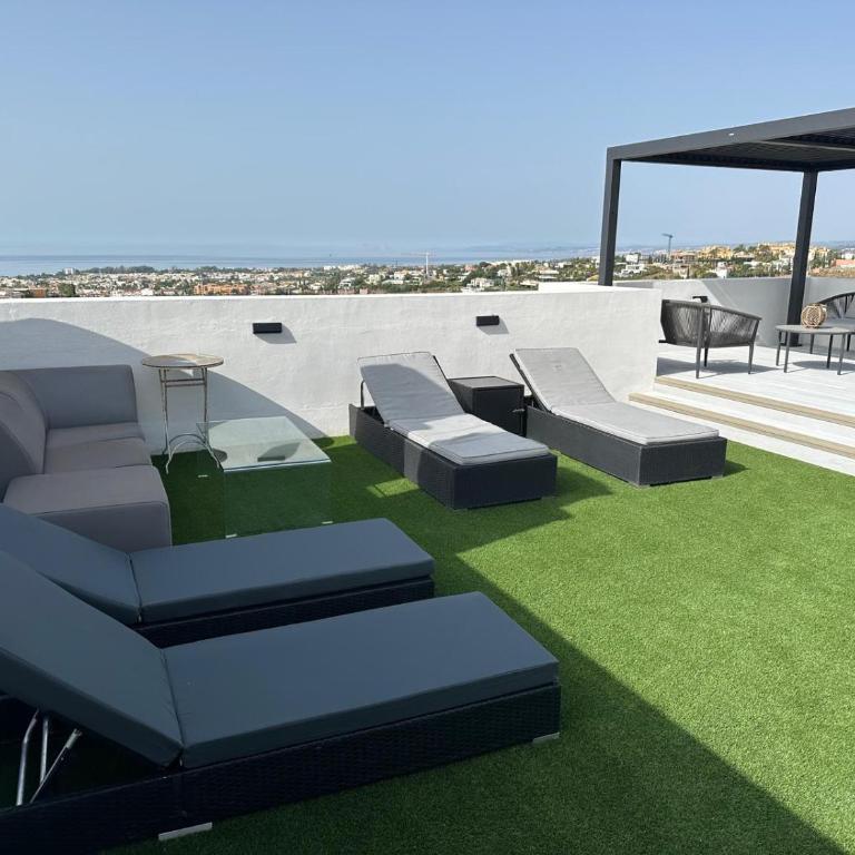 Lovely two bedroom apartment with panoramic sea views - Two-Bedroom Apartment - 22
