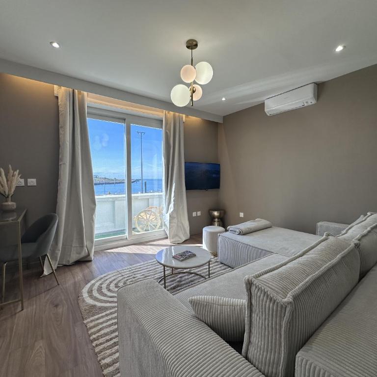 AMMG Tour Marina – Suites Signature | Vue Mer Panoramique, Jacuzzi & Design - Suite Deluxe - Vue sur Mer - 8