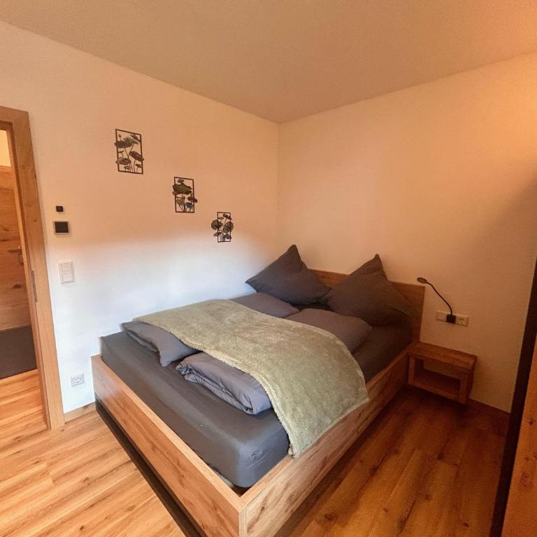 Appartements Ehrensberger - Apartment mit 2 Schlafzimmern und Dusche - 28