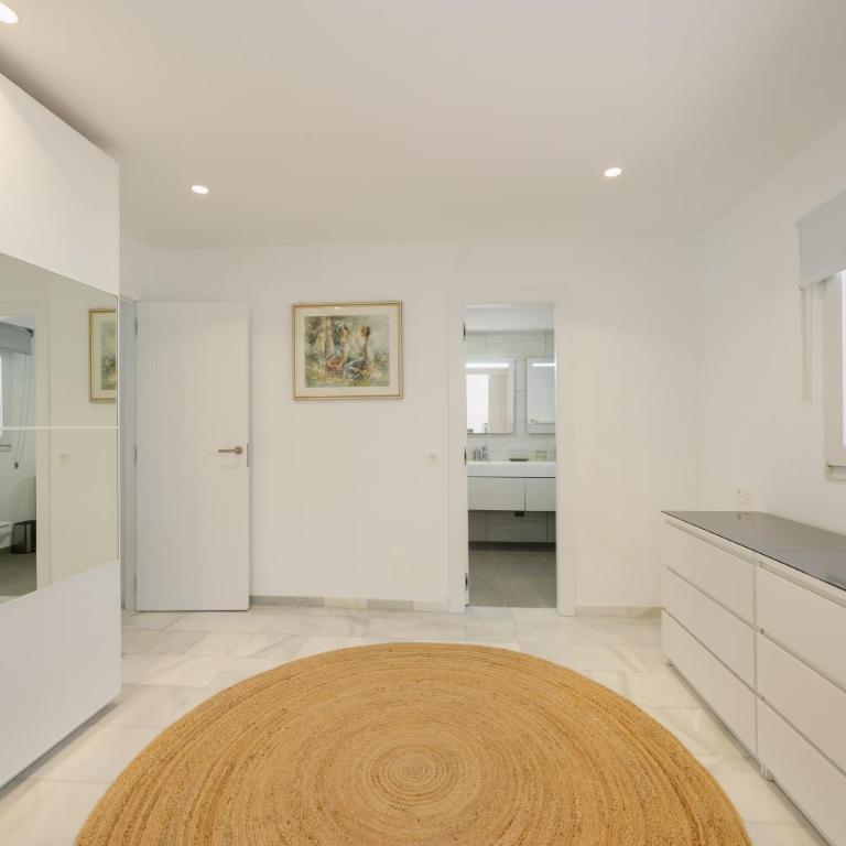 Marbella, Costabella - Beachfront Villa with Heated Pool - Villa frente a la playa - 26