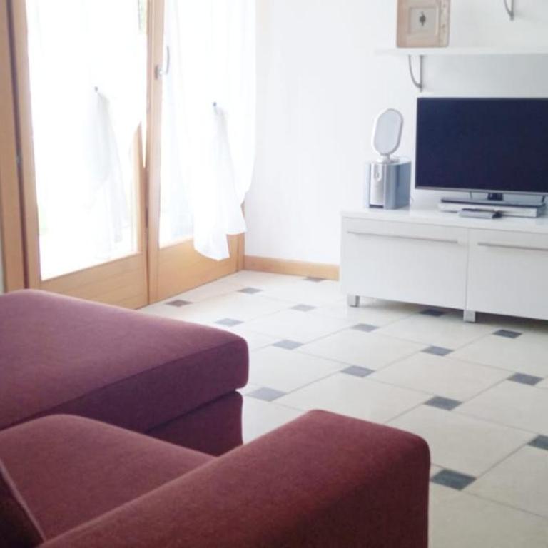 Sirmione Rosselli Apartments - Deluxe One-Bedroom Apartment with Garden View - 2