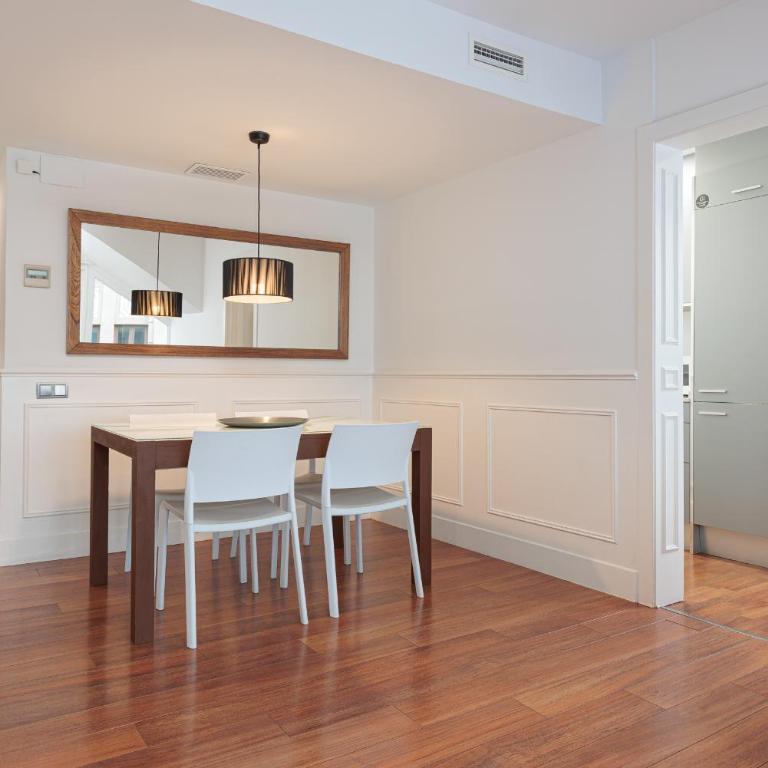 Enjoybcn Dali Apartments - Penthouse with terrace - 11