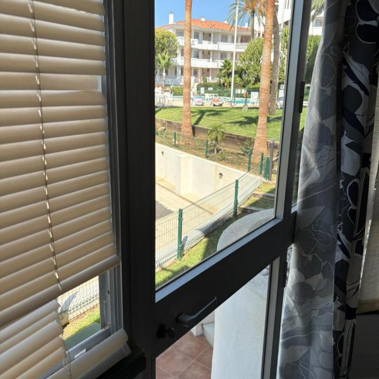 Apt Acogedor con Piscina en Fuengirola - Apartamento de 1 dormitorio - 12