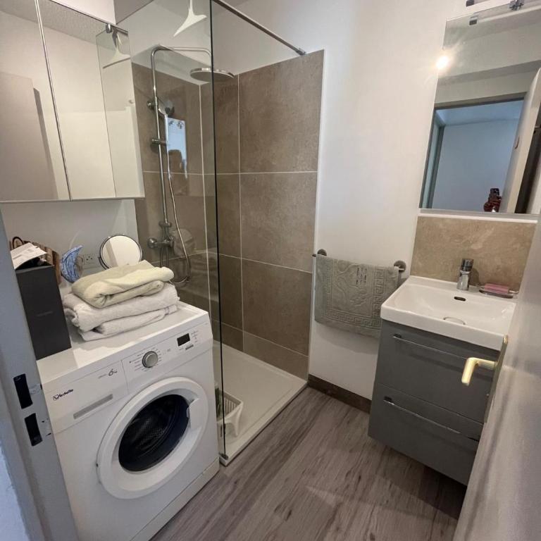 Appartement centre-ville climatisé - One-Bedroom Apartment - 10