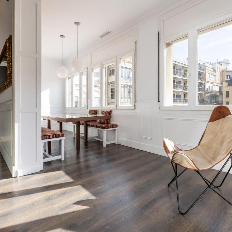 Enjoybcn Coliseum Apartments - Apartamento Grand Deluxe - 19
