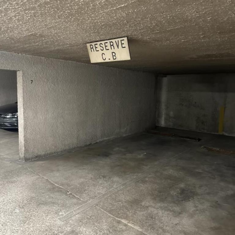 Suite Montrachet 4 personnes vue cathédrale 1 Place de parking - Appartement 1 Chambre - 44