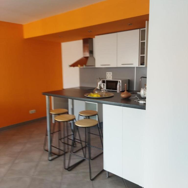 Marseille Endoume proche plage et Vieux Port - Chambre 2 Lits King-Size - 14