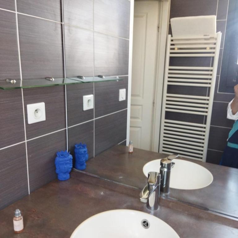 Marseille Endoume proche plage et Vieux Port - Chambre 2 Lits King-Size - 23