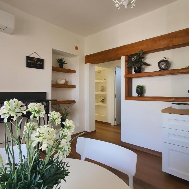 N'Est - Camere di design in centro storico a Orosei - Doppelzimmer mit eigenem Bad - 12