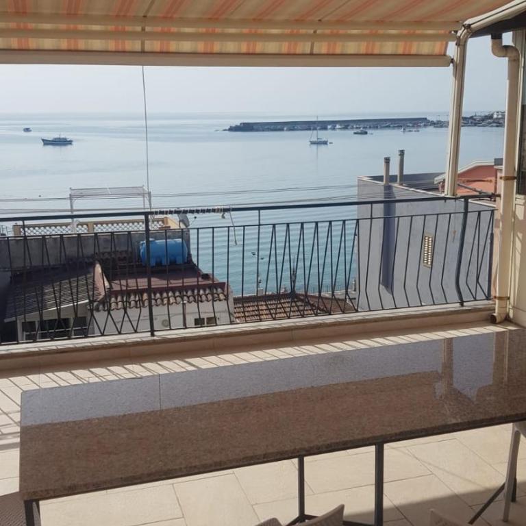 Katia's Home - Appartamento con 3 Camere da Letto e Vista Mare - 9