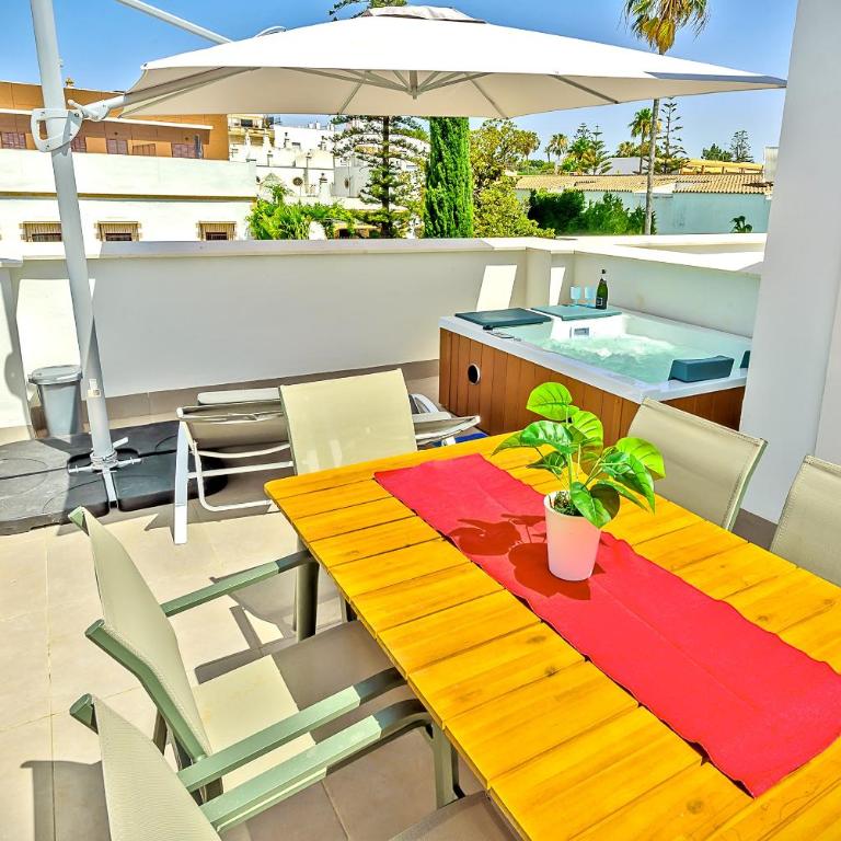 Jacuzzi & Pool House w Rooftop Terrace, Garden BBQ - Casa - 8