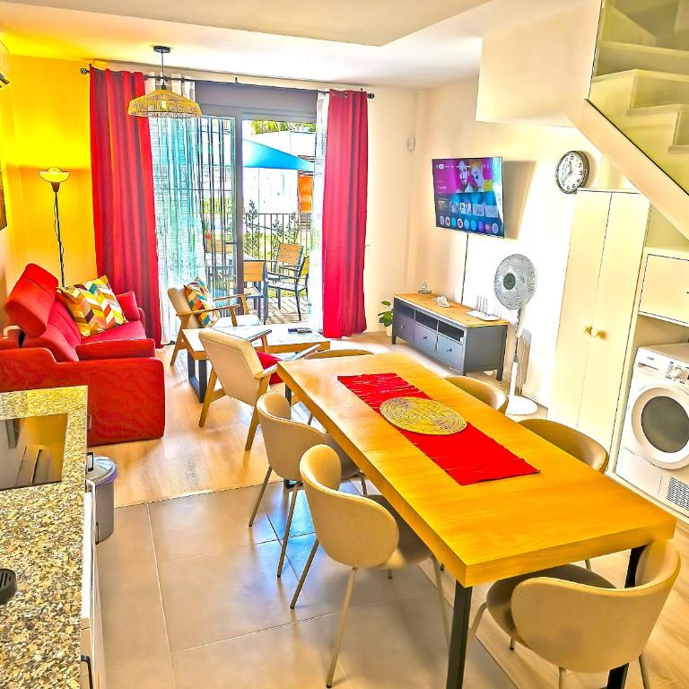 Jacuzzi & Pool House w Rooftop Terrace, Garden BBQ - Casa - 34