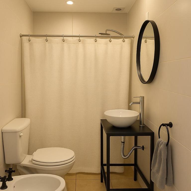 Chalet con pileta y quincho, hermoso jardín - Two-Bedroom House - 9