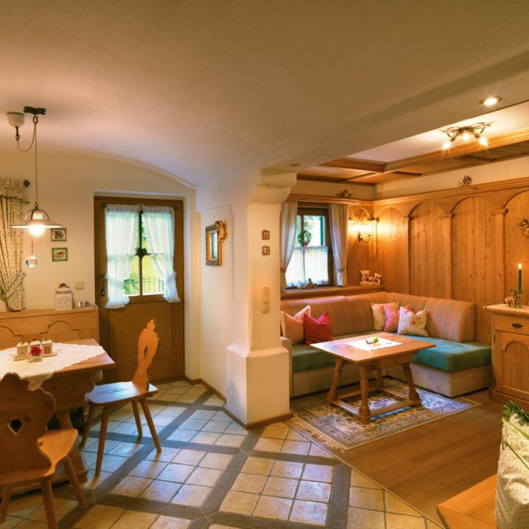 Appartements Gut Berg - Großes Apartment mit 2 Schlafzimmern und Terrasse - 4