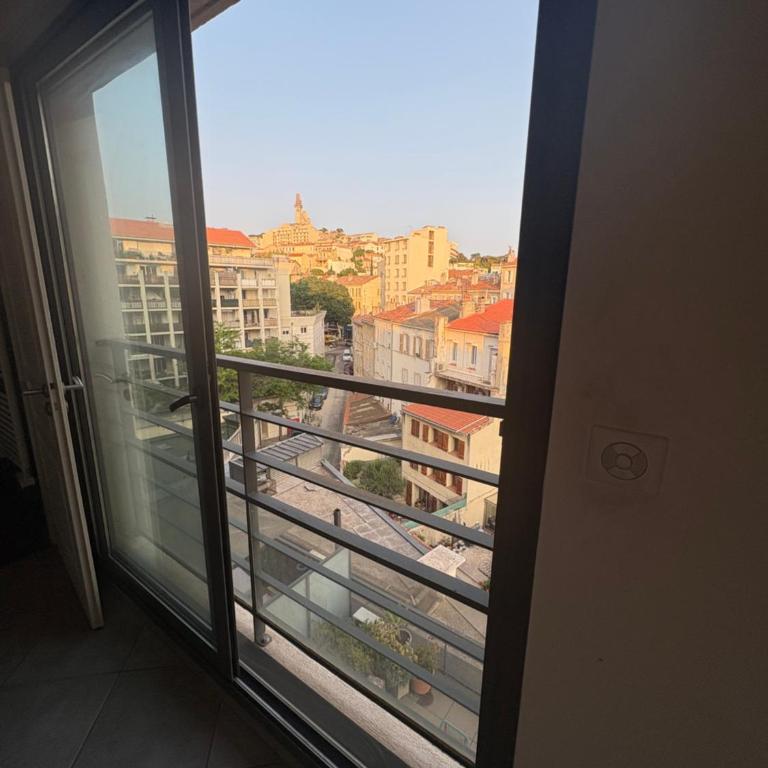 Marseille Endoume proche plage et Vieux Port - Chambre 2 Lits King-Size - 17