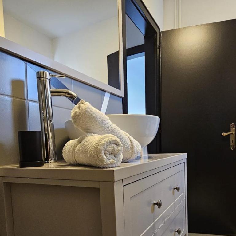 Elegant & Peaceful - Private Parking - Apartment mit 2 Schlafzimmern - 27