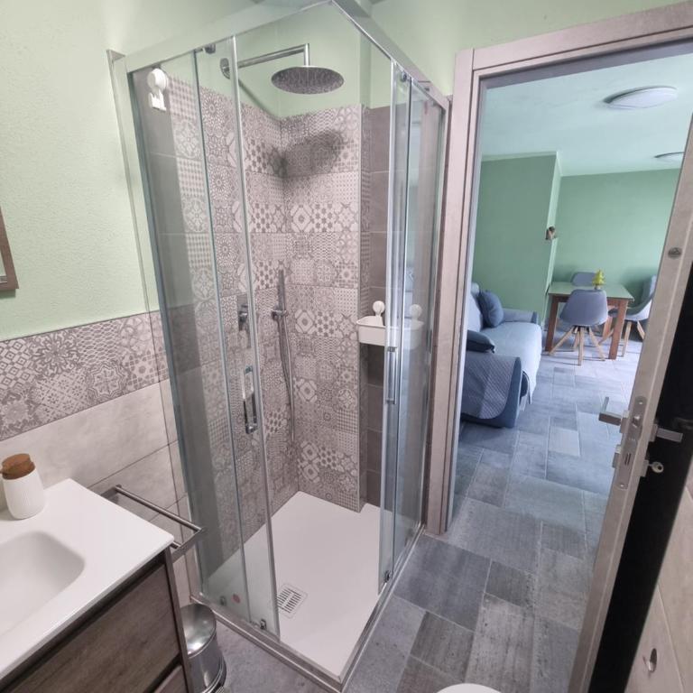 Route 76 VDA - Camera Tripla con Bagno - 10