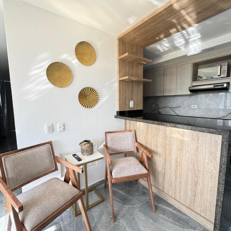 Monteazul1206- Lindo y amplio apartamento con piscina gym - Three-Bedroom Apartment - 1