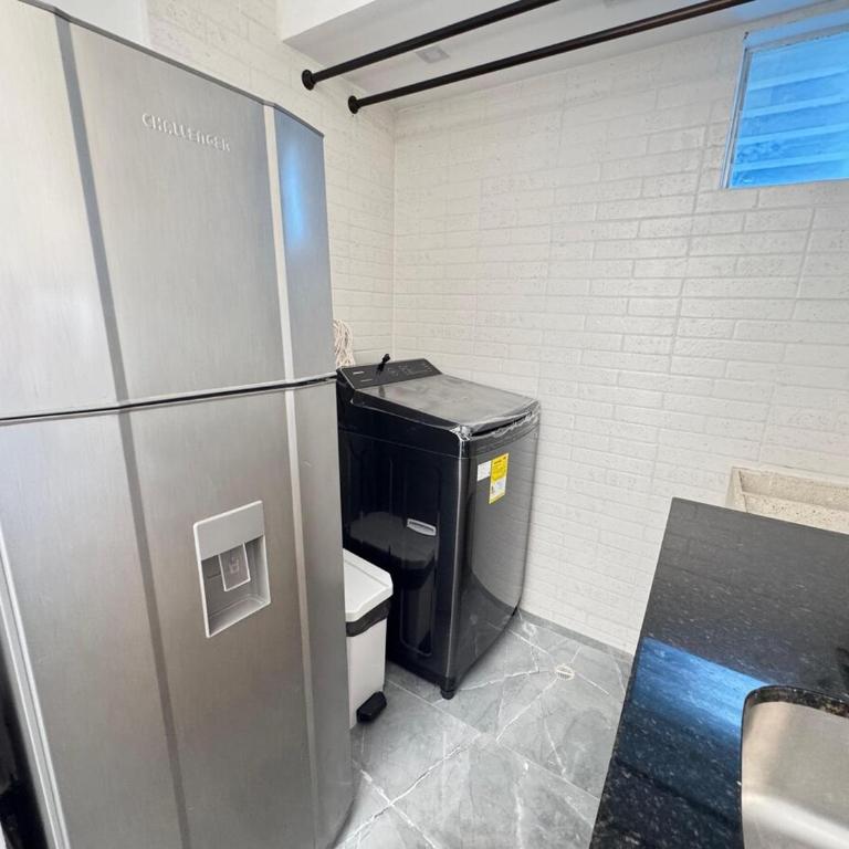Monteazul1206- Lindo y amplio apartamento con piscina gym - Three-Bedroom Apartment - 23