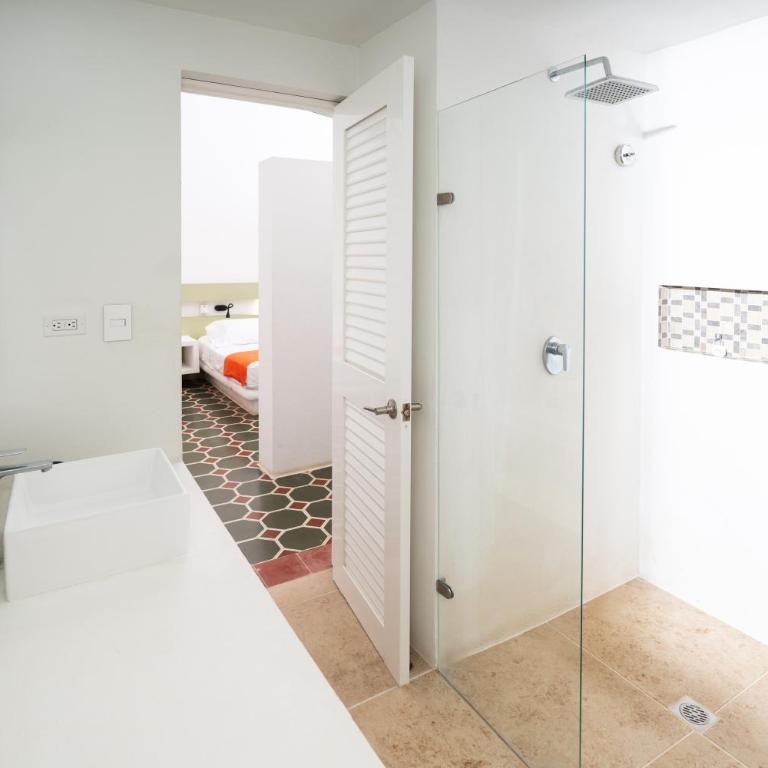 Hotel Las Palmeras - Standard Quadruple Room - 5