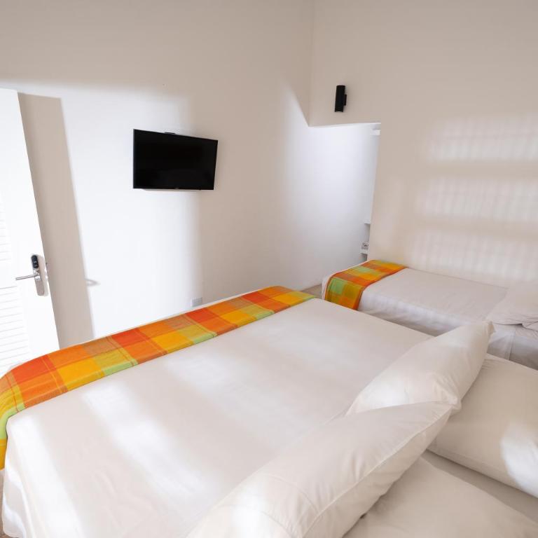 Hotel Las Palmeras - Standard Triple Room - 2