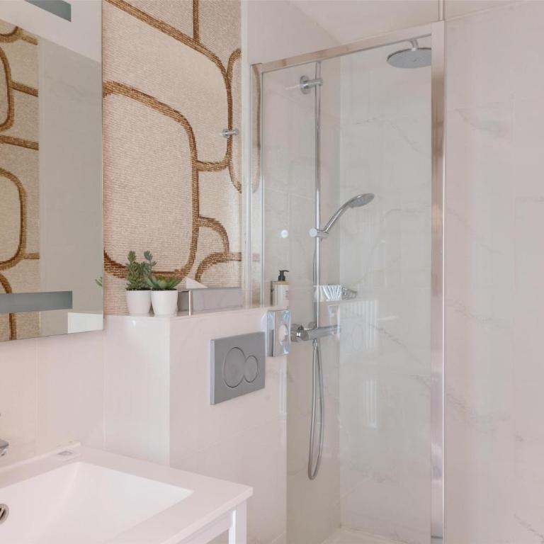 Best Western Ronceray Opéra - Suite Lit Queen-Size - 4