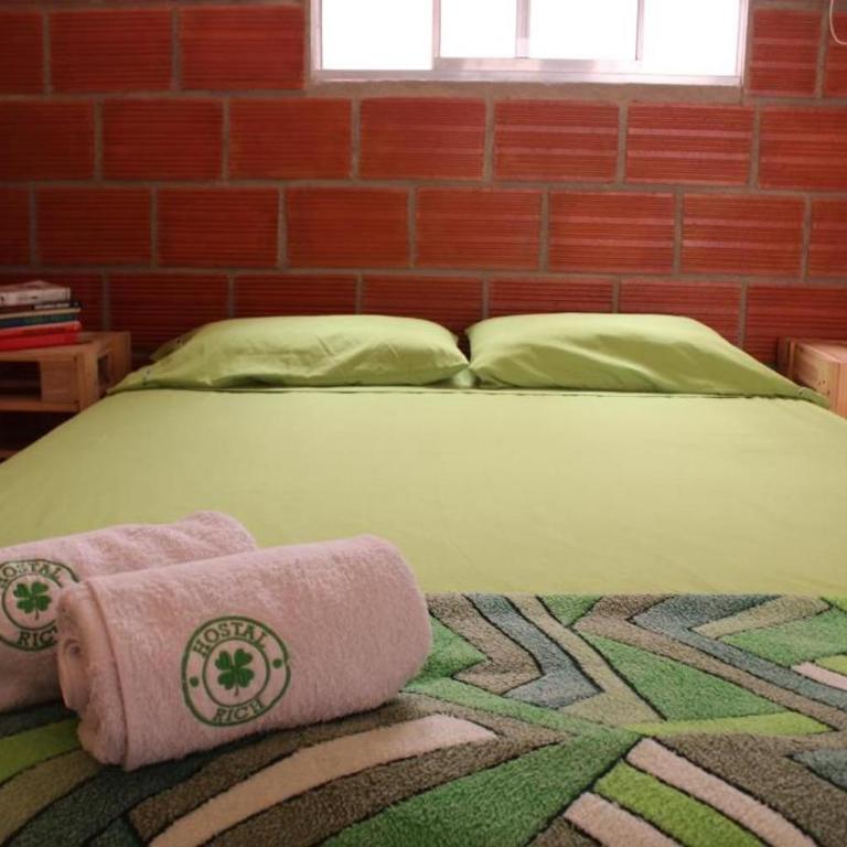 Hostal Rich - Habitación Familiar con baño privado - 1