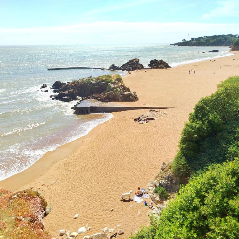 Family House 190 m2 - 3 Bedrooms, 2 Bathrooms - Villa - 33