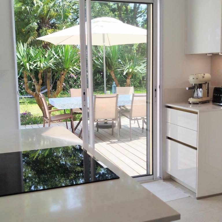 Family House 190 m2 - 3 Bedrooms, 2 Bathrooms - Villa - 7