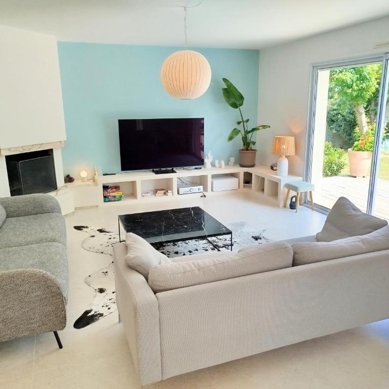 Family House 190 m2 - 3 Bedrooms, 2 Bathrooms - Villa - 2