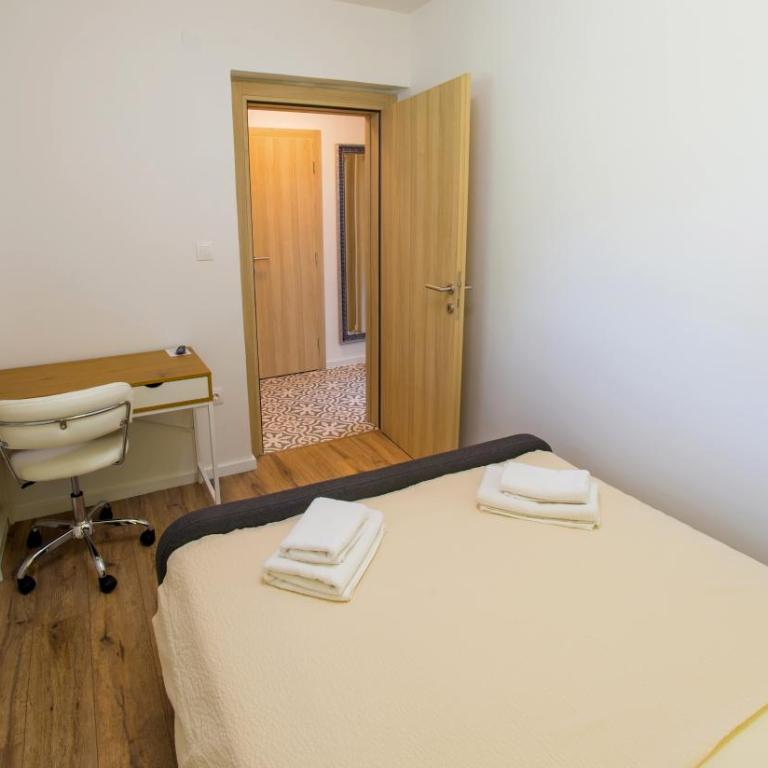 Apartment Dreaming In Color - Two-Bedroom Apartment with Balcony - 24