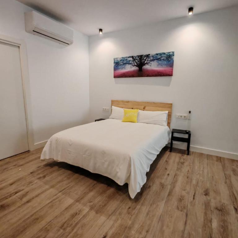 Bilbao ROOMS & KITCHEN Rekalde - Quadruple Room with Bathroom - 6