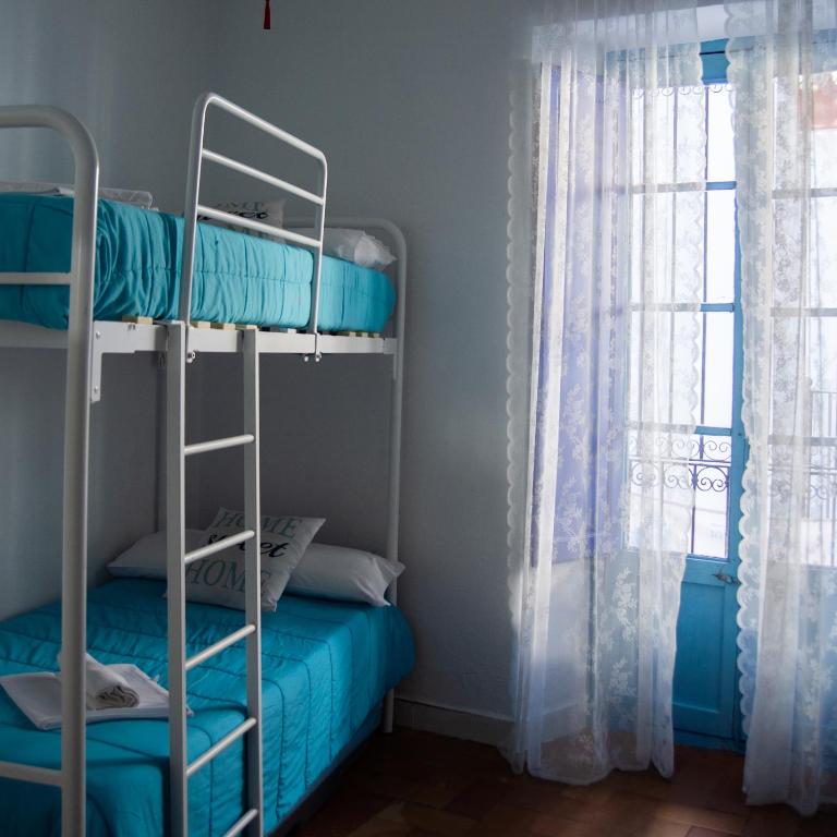 Backpacker Al-Katre - Cama individual en dormitorio compartido mixto de 2 camas - 9